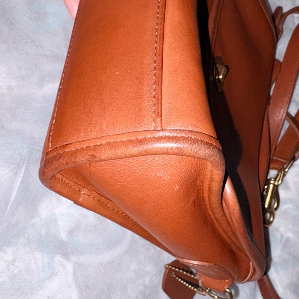 1998 VTG Coach Court British Tan 9870 - Picture 7 of 16